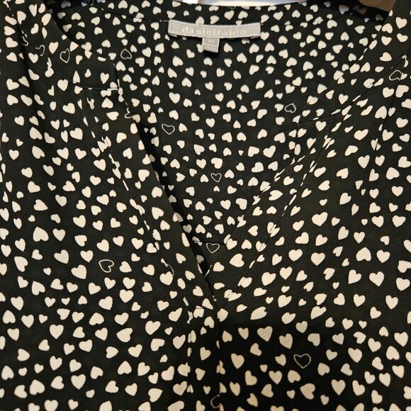 #483-Daniel Rainn- Black w White hearts Button-up Blouse. Sz. 2X - Picture 10 of 12